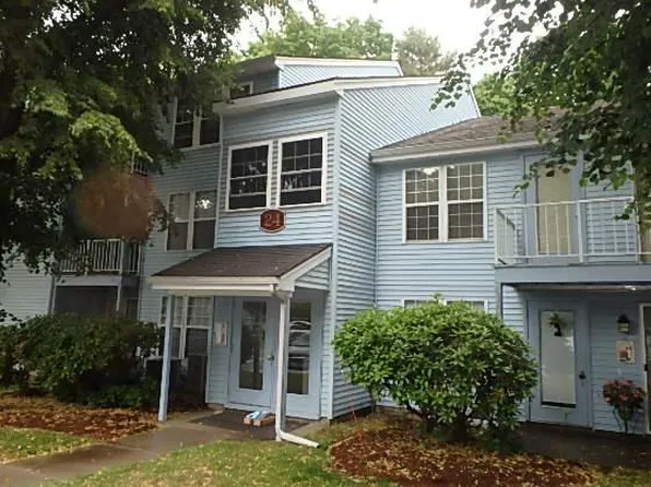 24 Walden Dr, Natick, MA 01760