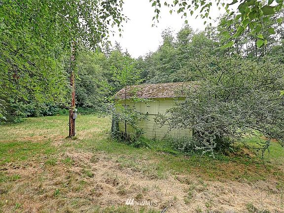 3rd image of 960 Sandell Road
