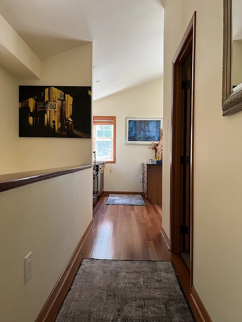Charming Carriage House — Photo 3