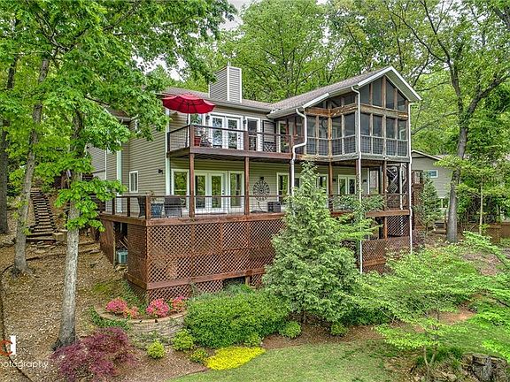 3rd image of 7 Woburn Ln