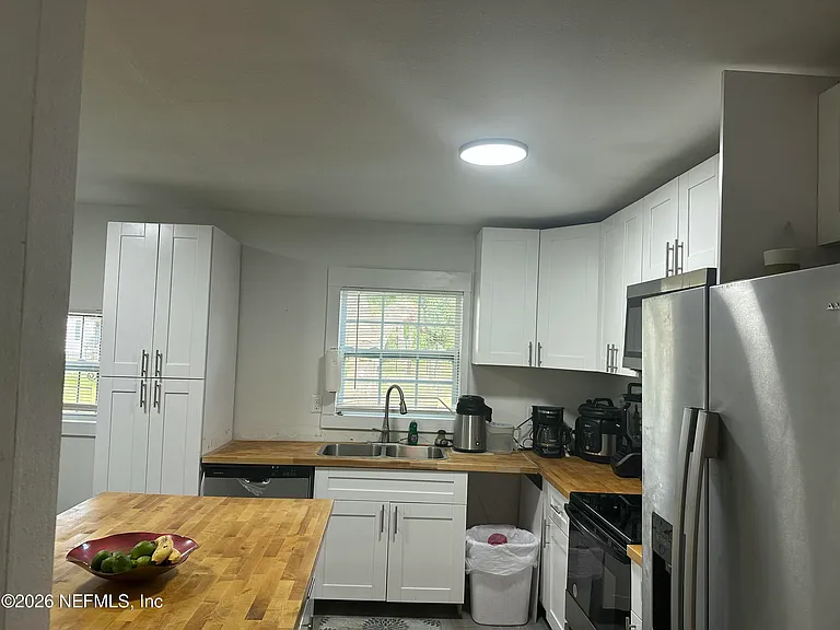 1640 W 4th St #1 — Photo 15