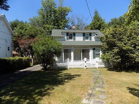1st image of 1852 E 223rd St
