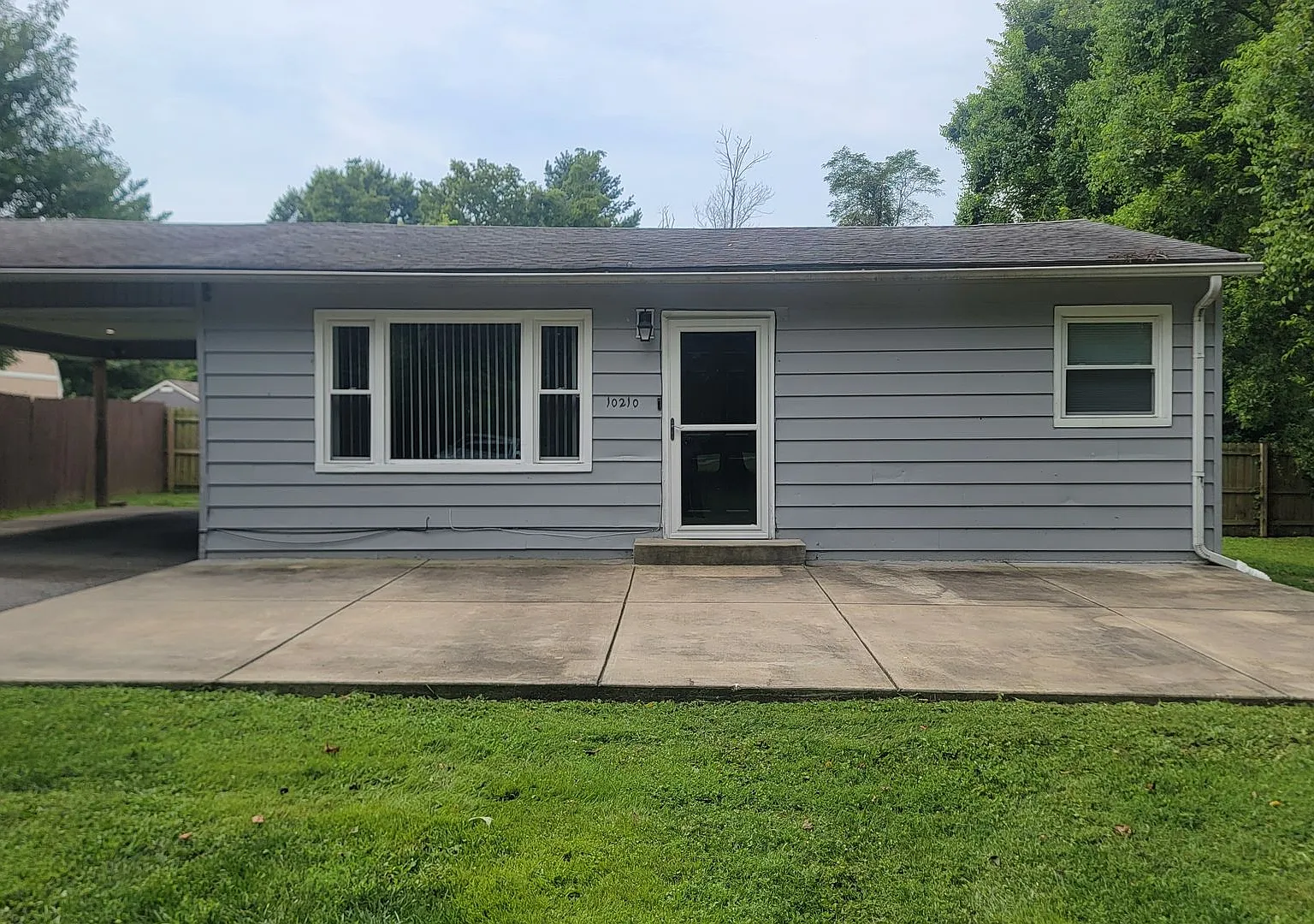 2 Bedroom House In Jeffersontown — Photo 1