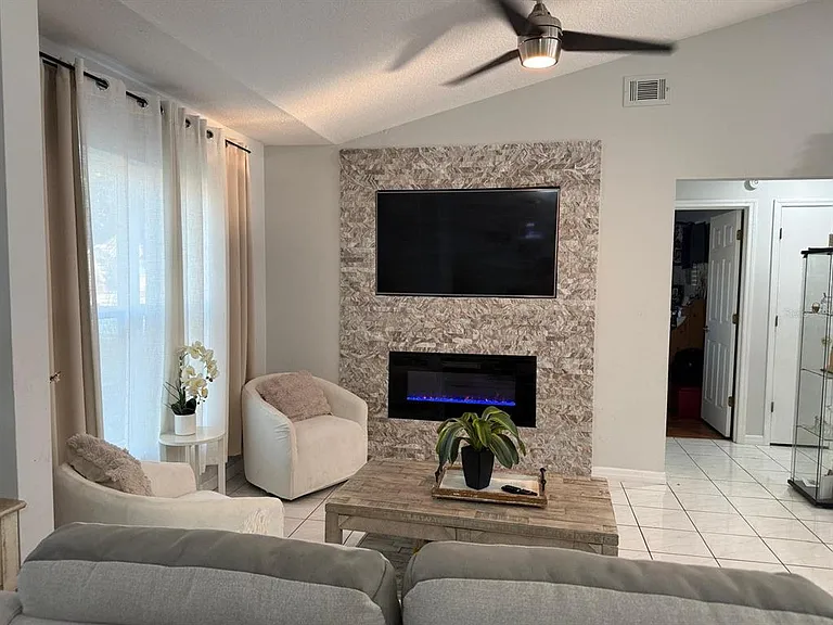 2906 Vienna Ln — Photo 3