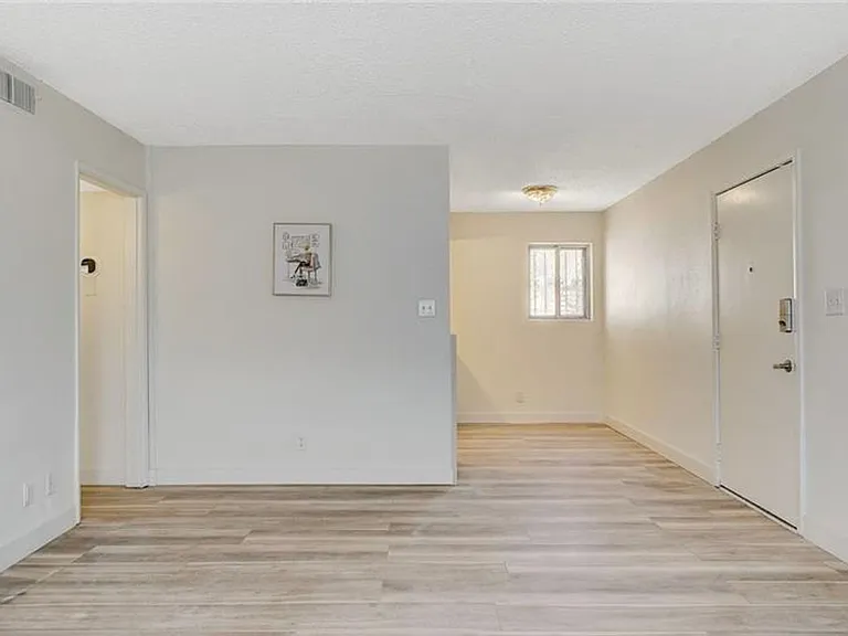 3841 Daisy St #19 — Photo 13