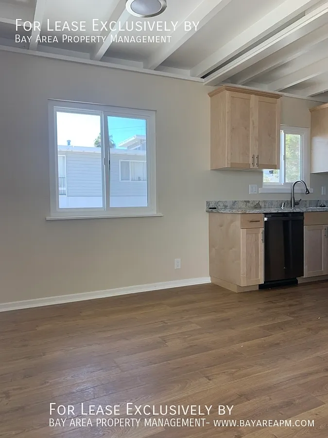Remodeled 1BD/1BA with gorgeous views near Downtown — Photo 3