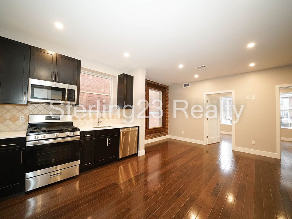 1st image of 2718 Hoyt Ave S APT 2B