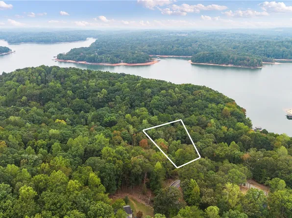 126 Warpaint Ln, Westminster, SC 29693