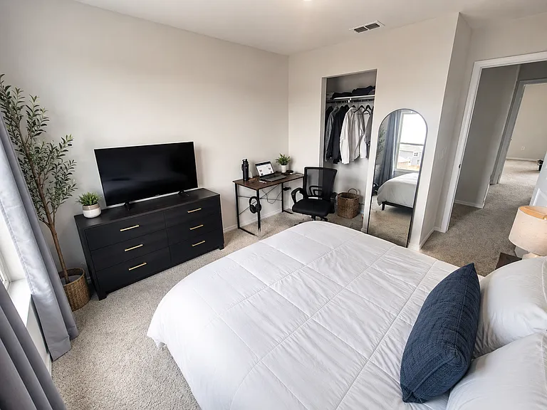 3533 Water Ridge Ct #U1 — Photo 2