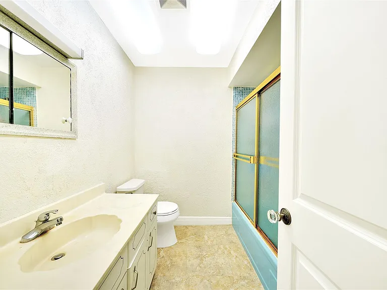 2701 Middle River Dr #11 — Photo 18