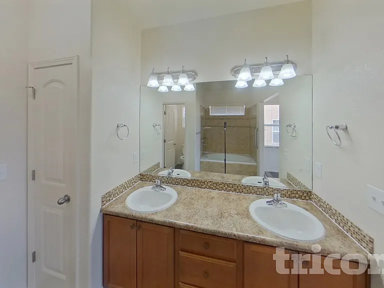 5425 Barnstormers Ave — Photo 13