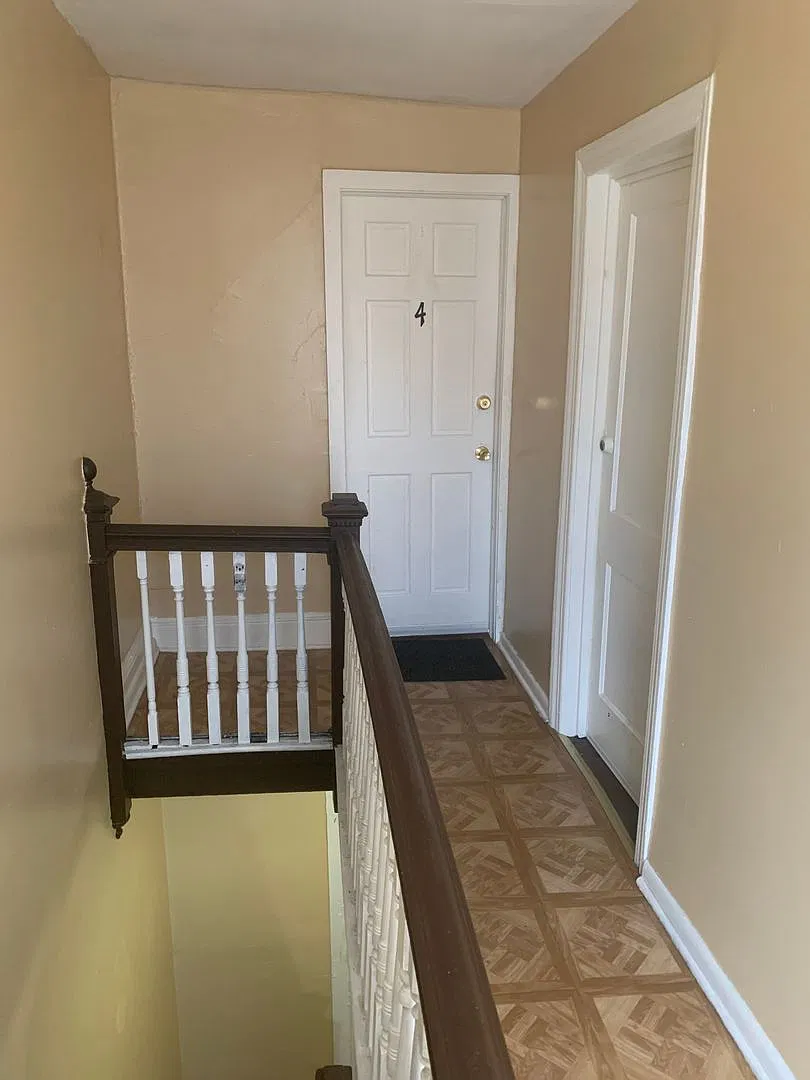 1 Bed/1Bath East York City SD — Photo 3