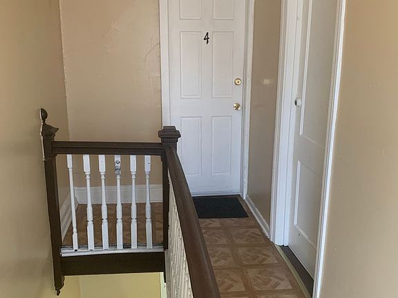 3rd image of 707 E Market St APT 4