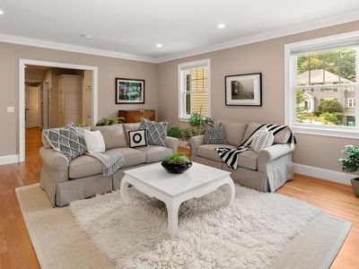 12 Sunhill Ln, Newton, MA, 02459