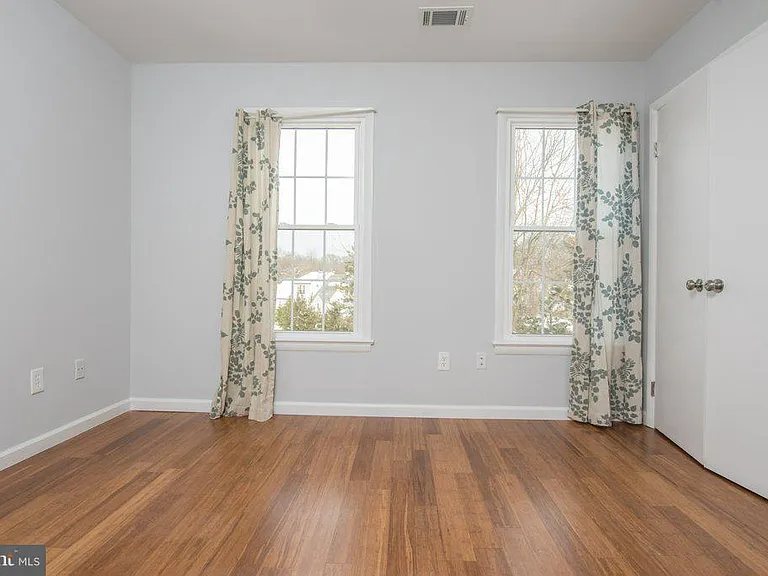 7840 Liberty Springs Cir — Photo 18