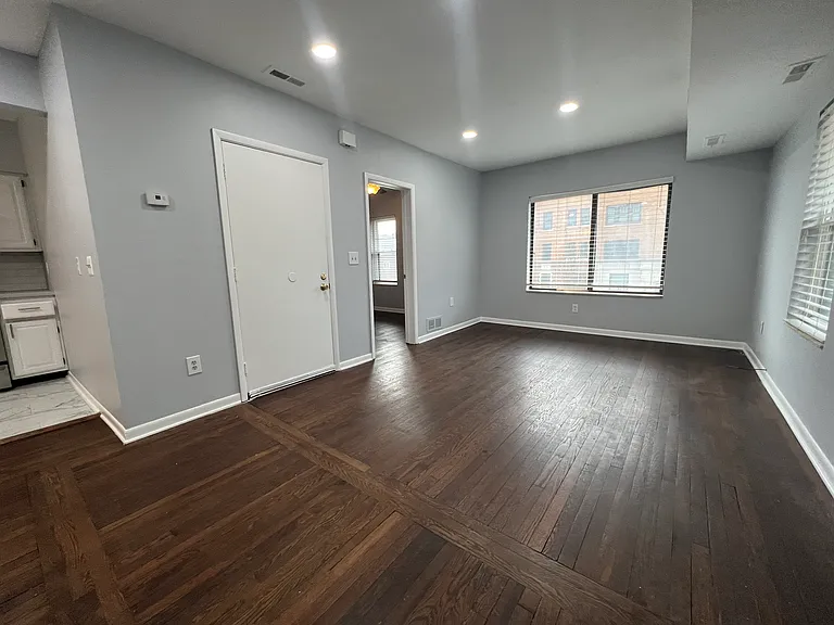 1096 Van Dyke St #202 — Photo 20