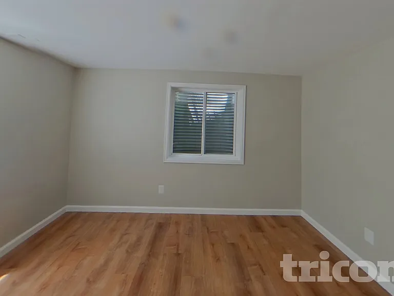 915 Welch Ave — Photo 3