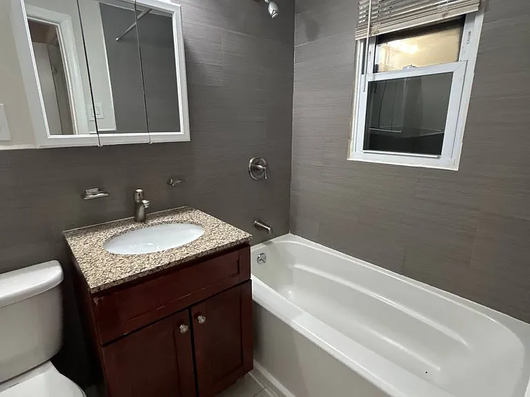 37B Hawthorne Dr #1 — Photo 9