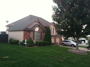 1014 Camelot Dr, Raymore, MO 64083