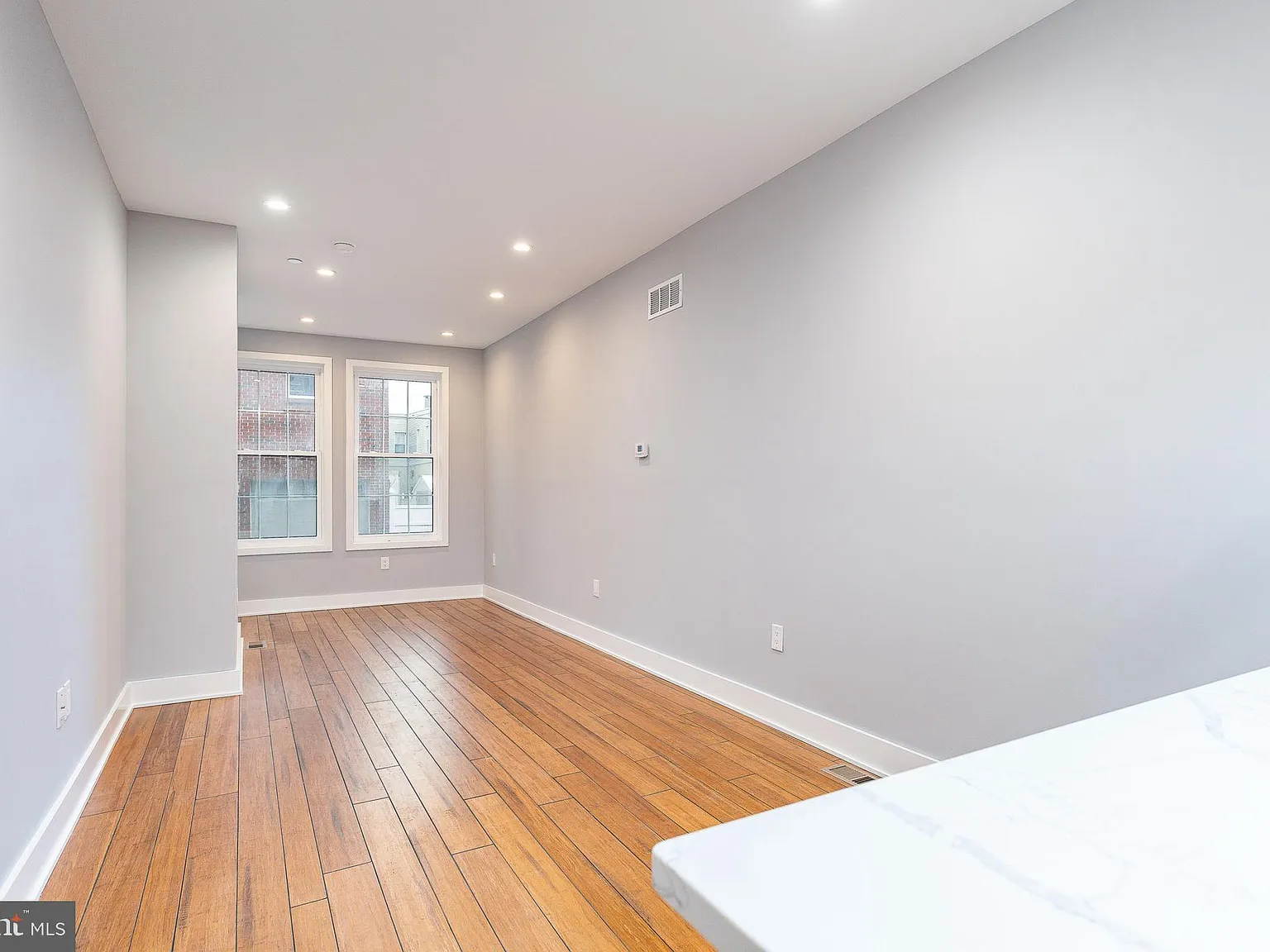 2 bed, 1150 sqft, $2,050 — Photo 2
