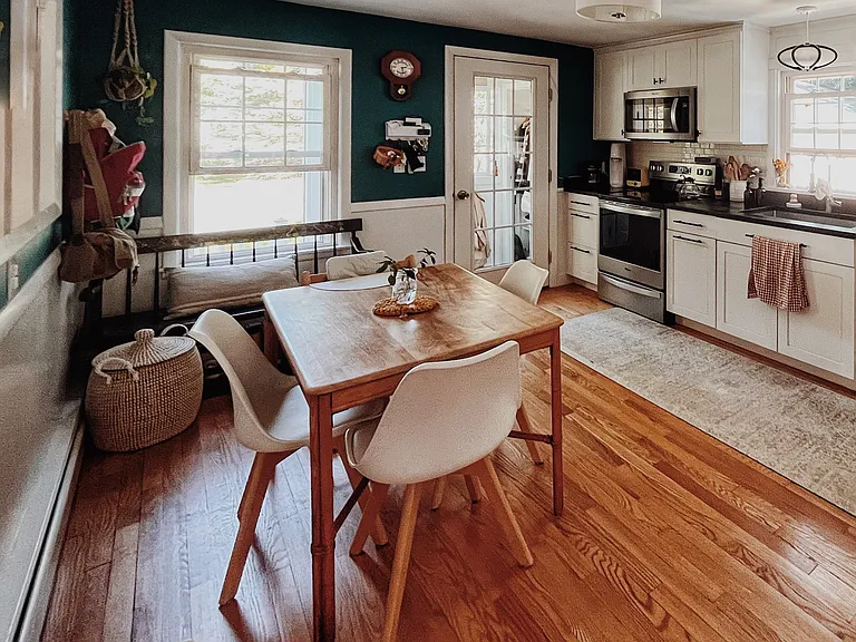 Kitchen detail - dining area