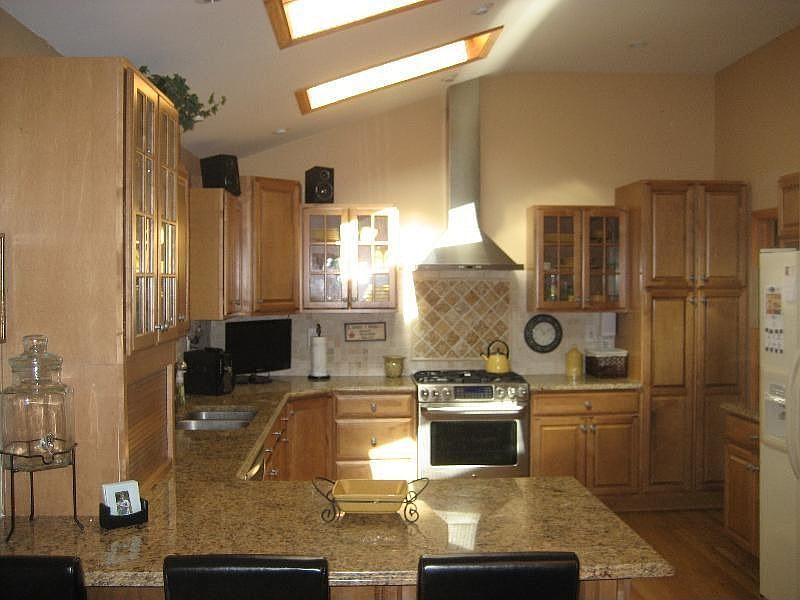2nd image of 39 Deauville Dr