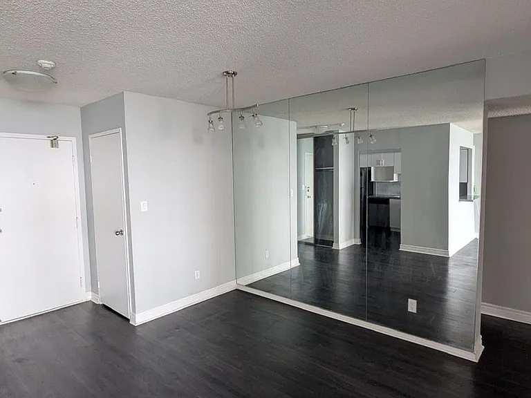 55 Bamburgh Cir #1608 — Photo 5