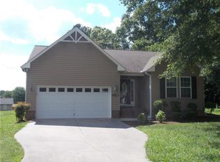 123 Garden St, Thomasville, NC 27360