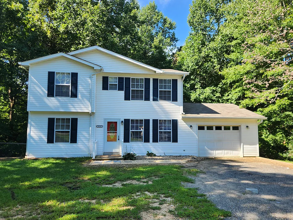 8165 Heron Ln