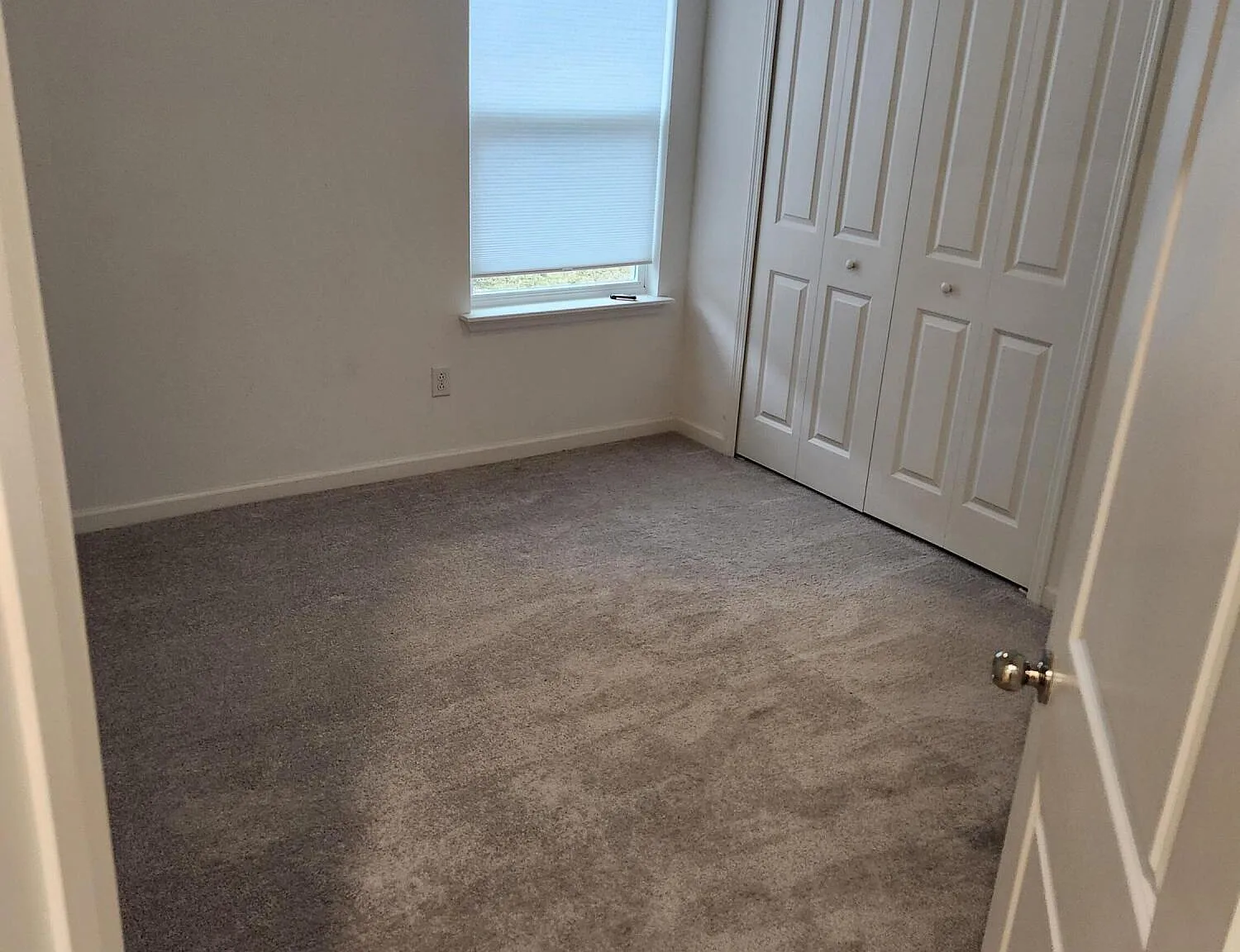 3 bed, 5.0 bath, 2126 sqft, $2,350 — Photo 3