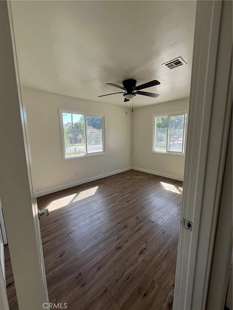3 bed, 1.5 bath, 1144 sqft, $3,800 — Photo 2