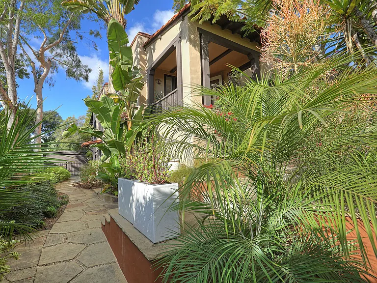 1423 Alta Vista Rd — Photo 5