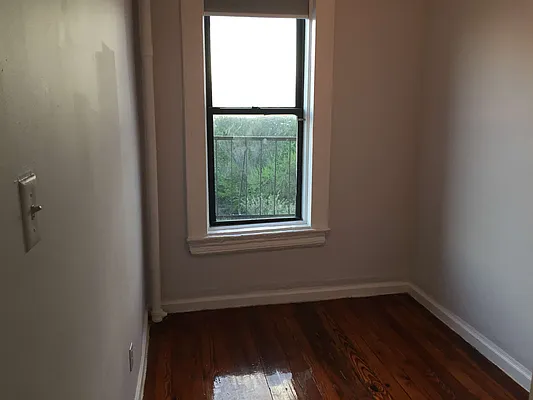 Rented by Realty Collective | media 9