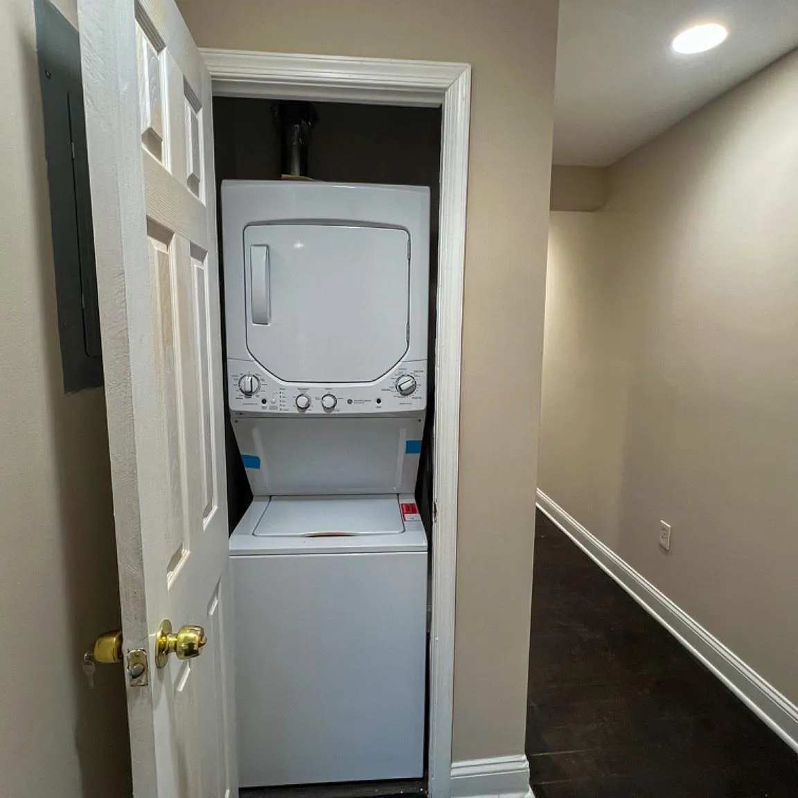 2 bed, 1.0 bath, 3540 sqft, $1,700 — Photo 4