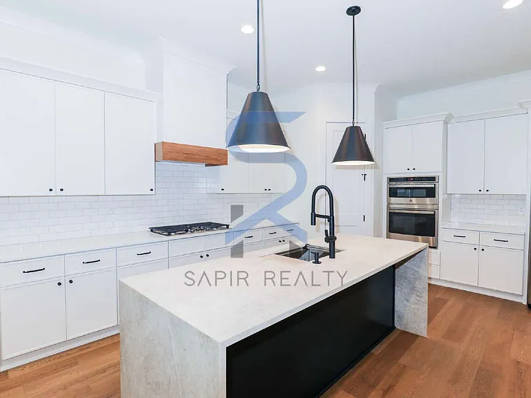 3374 Lee Dr — Photo 4