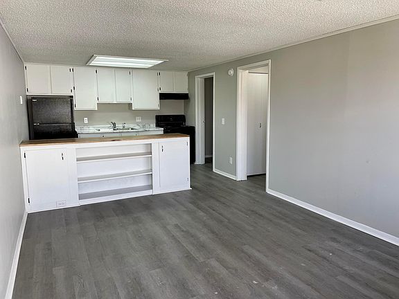 3rd image of 20 Hampshire Dr #21