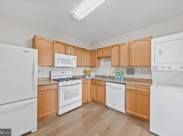 3701 S George Mason Dr Unit 1111N, Falls Church, VA 22041