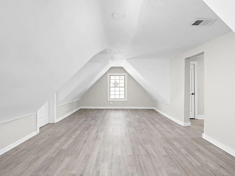 2919 Winthrop Ave — Photo 13