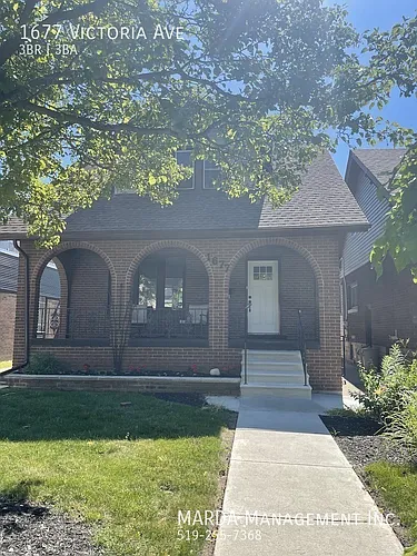 1677 Victoria Ave Photo 1
