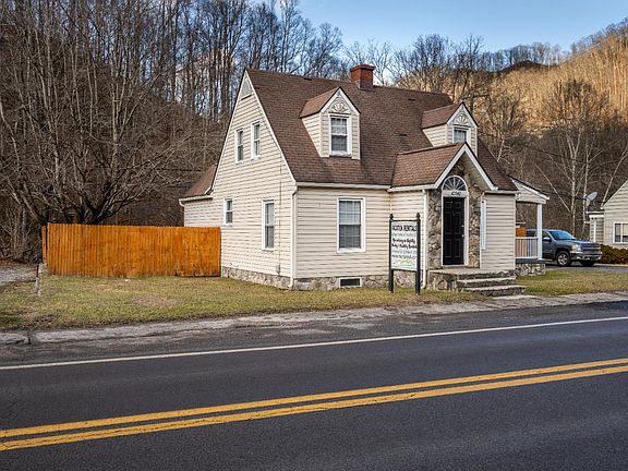 2nd image of 10540 River Rd