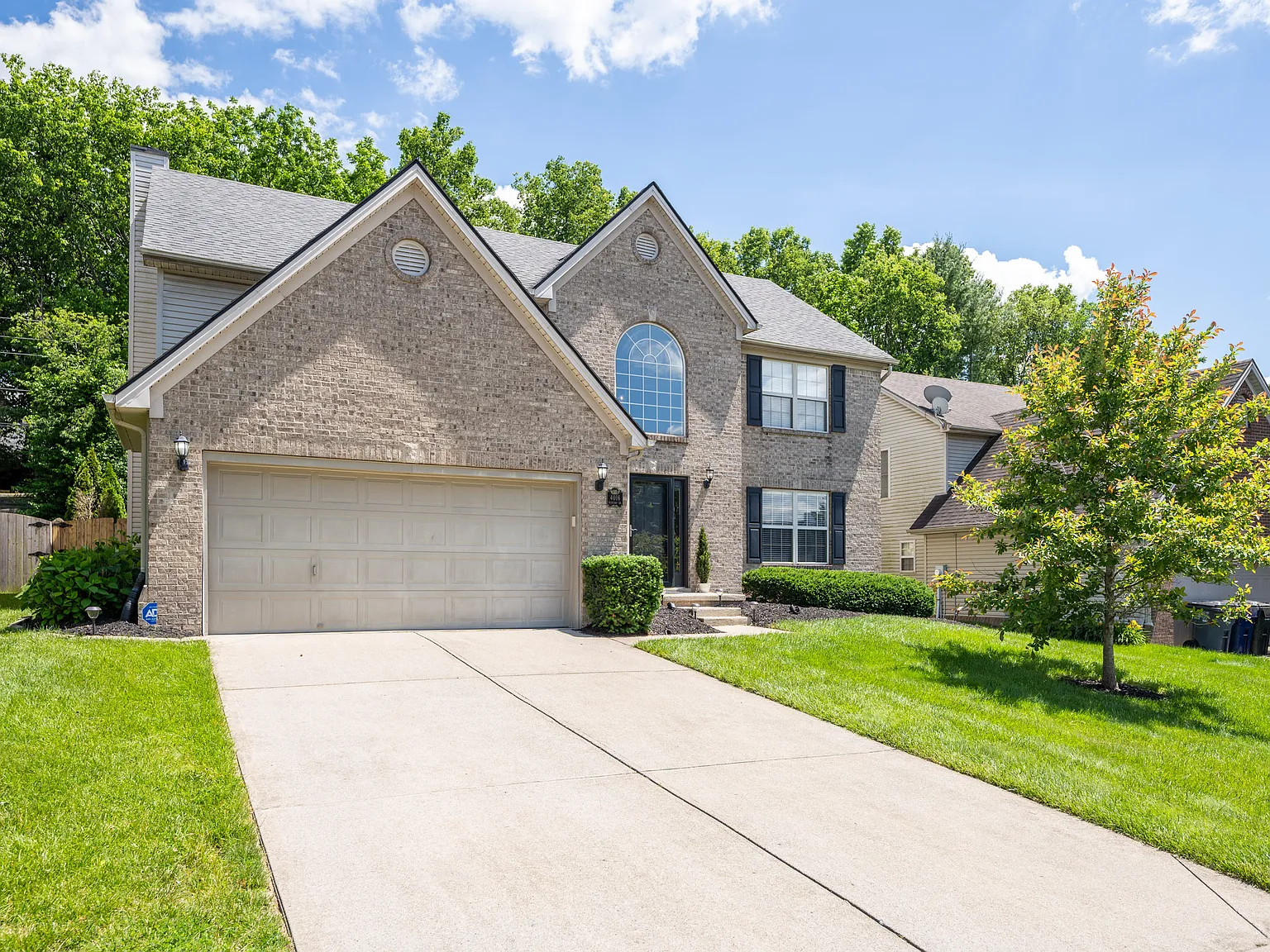 4 bed, 2575 sqft, $3,400 — Photo 3