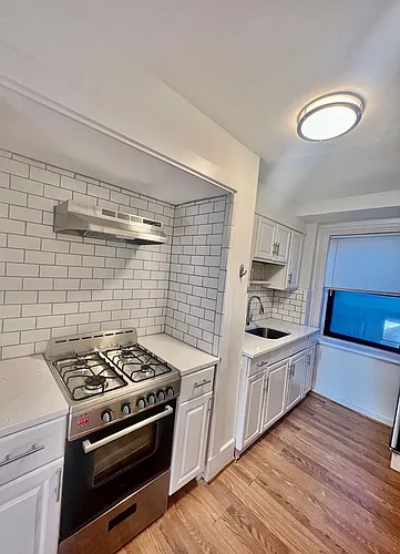 54 North Washington Street Photo 1