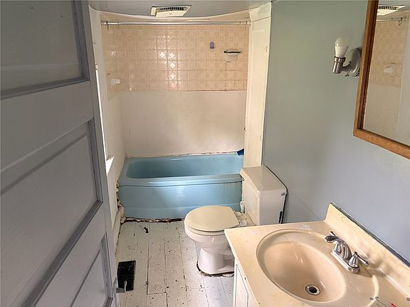 4th image of 19 Saul Ave