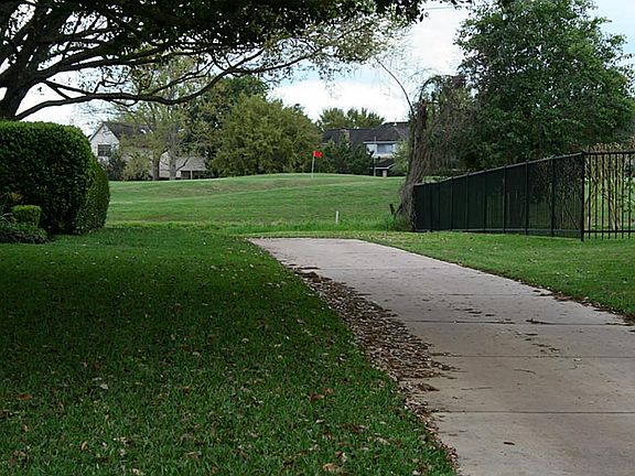 5th image of 3106 Peach Tree Ln