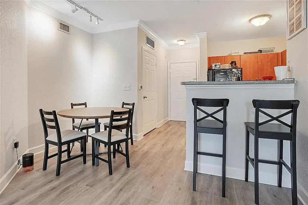 1 bed, 739 sqft, $1,699 — Photo 4
