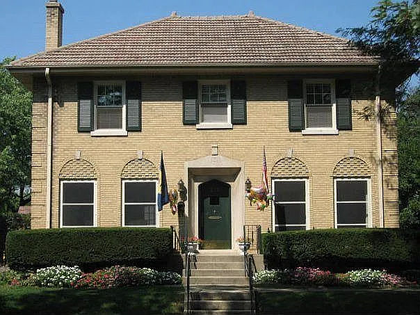 238 Columbia Ave photo 1