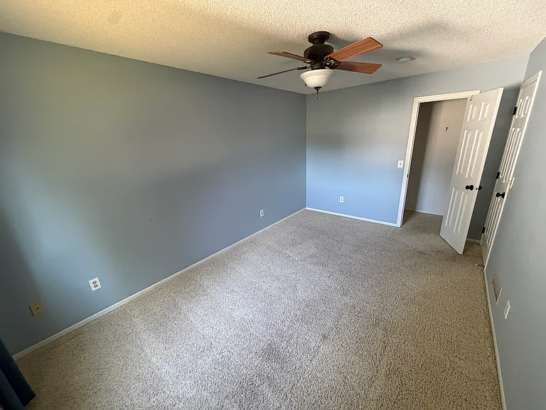 9502 Teakwood Ln N — Photo 15