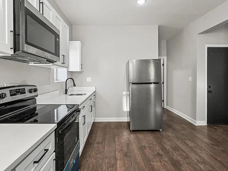 2301 Whittier Ave #1 — Photo 5