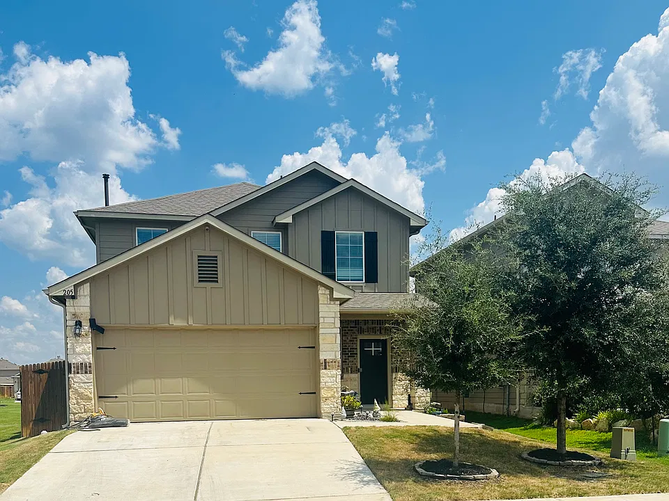 205 Strand Ln
