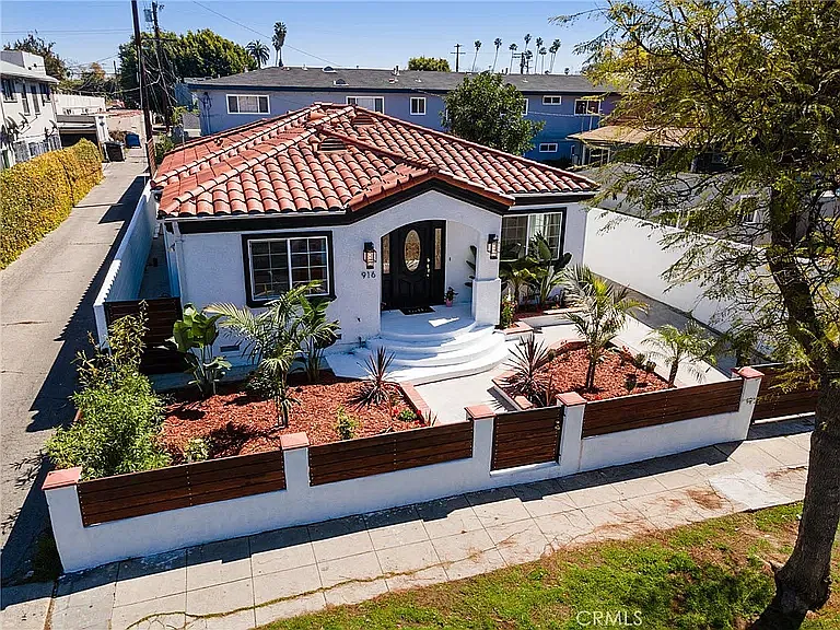 4 bed, 1811 sqft, $6,000 — Photo 1